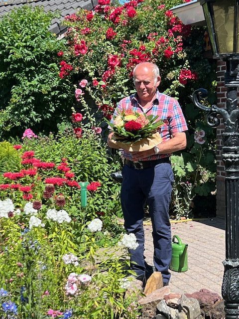 Gerard bloemetje kerk IMG 2628