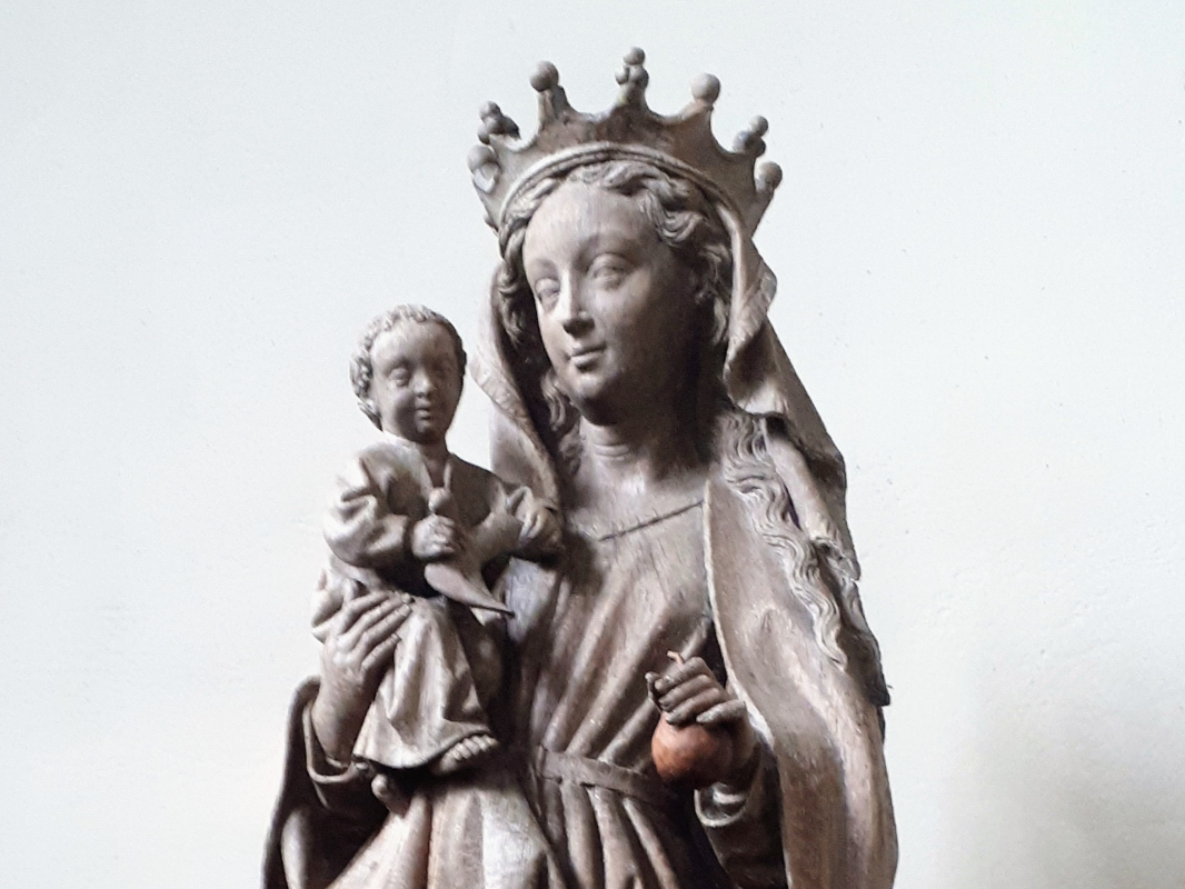 Maria met Kind uit ca 1470 in de parochiekerk van Abcoude uitsnede foto H Woorts webversie