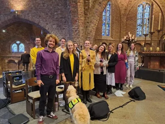 Milk & Honey treedt op