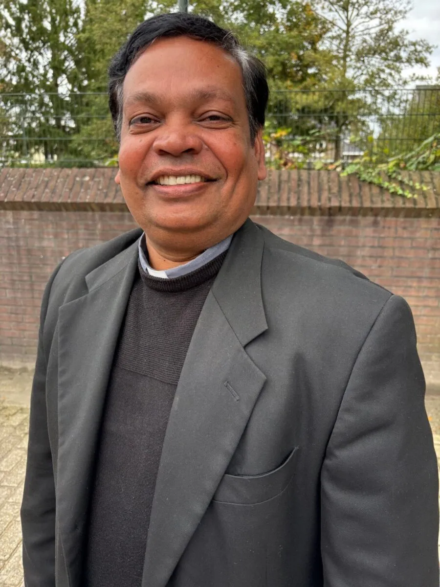 Pastor Sebastian Foto Henk van IJken